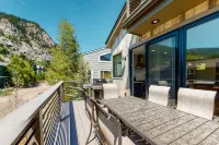 Woodhaven Hideaway
