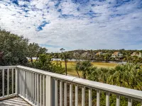 Elegant Coastal Retreat with Golf Course Views - Spacious Oasis