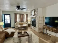 Cozy Fenced Yard and Modern Amenities - Inviting Mountain Retreat