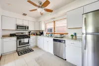 Free Parking and Lightning Fast Wi-Fi - Cozy Retreat Hotels in Willowbrook