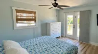 Spacious Kitchen, Tiki Hut and Relaxing Pool Area - Stylish Oasis Cycle Co Cape Coral 주변 호텔