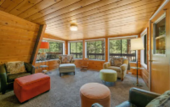 Stunning Views and Cozy Outdoor Spaces - Inviting Family Retreat