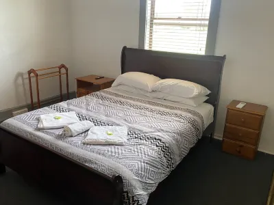 Tattersall's Hotel Blayney Отели в г. Милторп