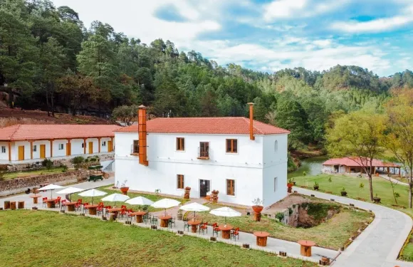 卡薩蒙塔納酒店