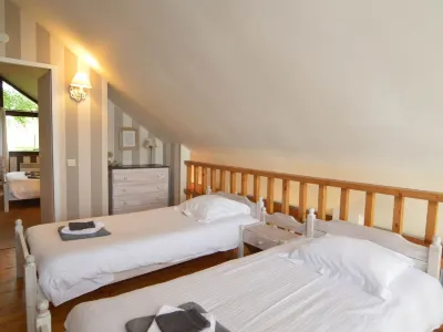 Beautiful Chalet Near the Forest in Malmedy Các khách sạn gần Eau Rouge - Spa-Francourchamps Circuit