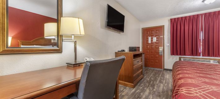 Econo Lodge Hotels in Wayne County