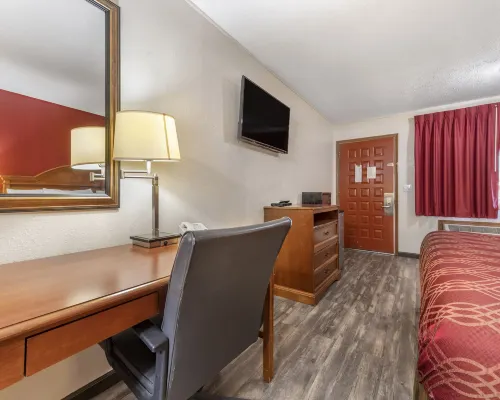 Econo Lodge Hotels in Wayne County