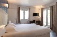 Hôtel de l'Orme Hotel dekat Paroisse Catholique La Madeleine Netreville