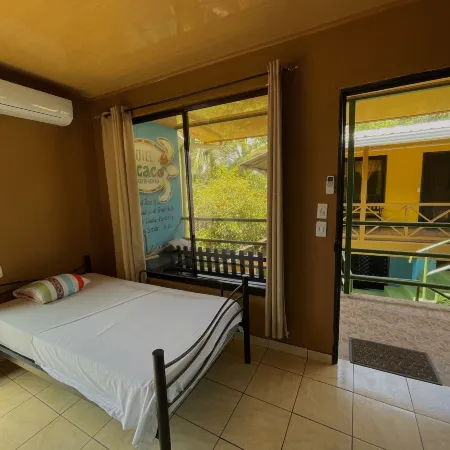 Hotel El Icaco Tortuguero Отели в г. Колорадо