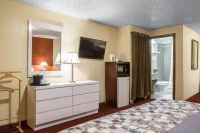 Rodeway Inn & Suites Branford - Guilford فنادق في Branford
