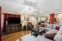 Home on the Golf Range - Holiday Hills Branson - Golf Resort - Outdoor Pools