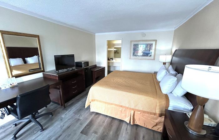 Relax Inn Perry National Fairgrounds Area I-75