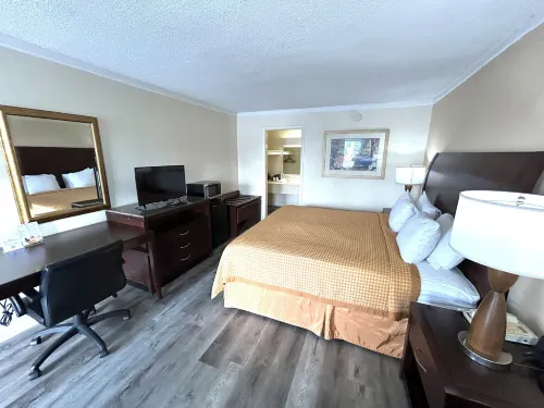 Relax Inn Perry National Fairgrounds Area I-75