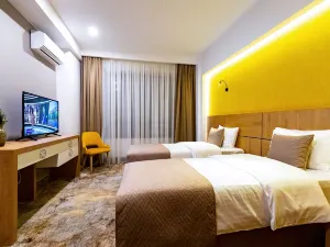Grand View Hotel & Suites Copou