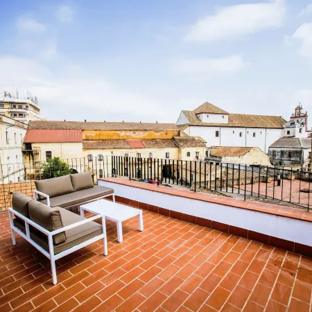 Patios del Orfebre Отели рядом с достопримечательностью «Площадь Пласа-де-ла-Корредера»