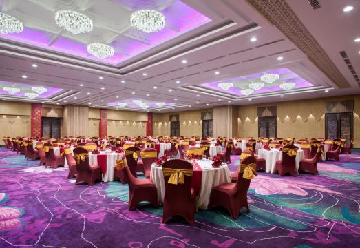 Grand Mercure Yogyakarta Over view