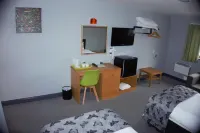 Happy Guests Lodge Hotels in Northwich