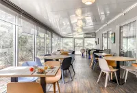 B&B Hotel Montpellier Vendargues Hotels in Baillargues