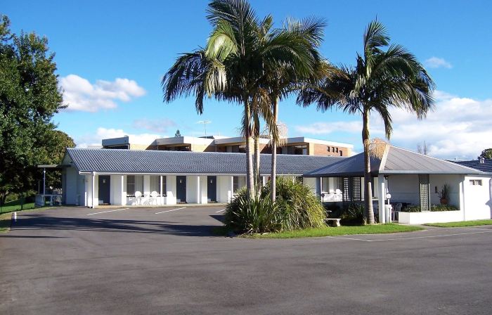 Colonial Court Motor Inn