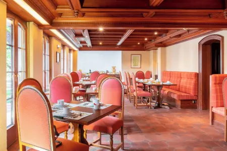 Hôtel au Heimbach Отели в г. Виндштейн