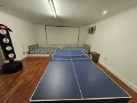 Annexe Pool Table Air Hockey Table Tennis Movie Hoteles en Windsor