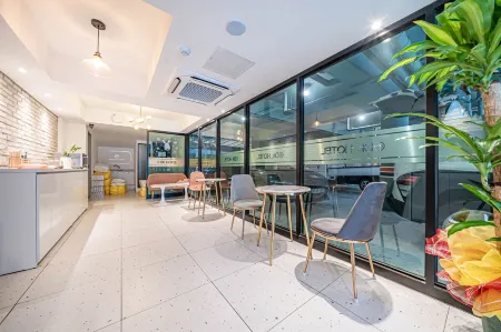 DK Hotel Отели рядом с достопримечательностью «Sudoguksan Museum of Housing and Living»