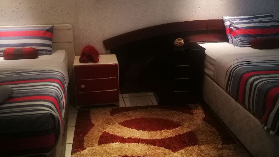 Naisar Sparkling White Apartment