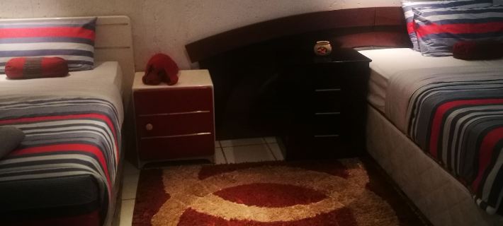 Naisar Sparkling White Apartment Отели в г. Джермистон