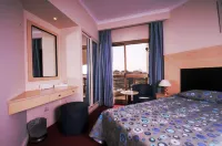 AraCan Pyramids Hotel By Versailles