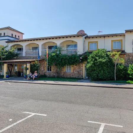 Mariner Club Apartments