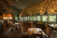 Hidden Pond Resort - breakfast