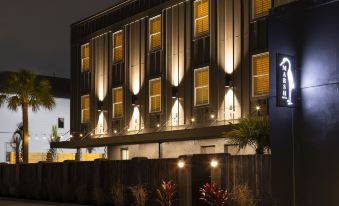 Marsh Hotel