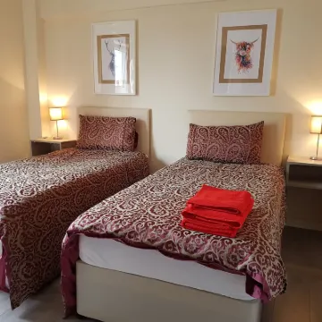 Grant Rooms Hotels near Guildhall