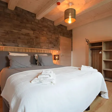 Grandeur Villa with Sauna & Hot Tub in Durbuy