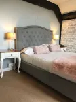 Castle Lodge Wilton Hotels in Walford