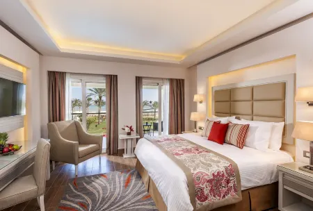 Rixos Premium Seagate Отели рядом с достопримечательностью «Charmillion Club Beach»