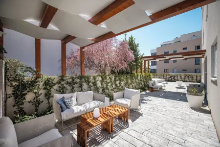 IKA Boutique Luxury Apartments Отели в г. Задар