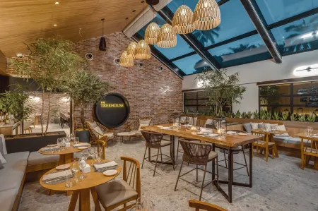 Fort George Hotel and Spa Belize Отели рядом с достопримечательностью «The Belize Sign Monument»