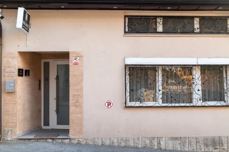 Ornament Hotel and Apartments Отели рядом с достопримечательностью «Мэрия г. Сараево»