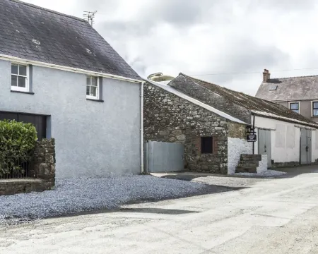 Ashgrove Farm - Llawhaden - Narberth Hotels in Narberth