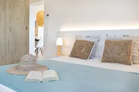 Aparthotel la Gaviota - Condos