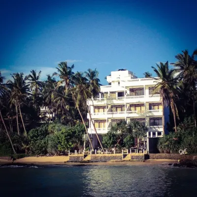 Mirissa Seastar Hotels near Whale watching Mirissa with Geeth
