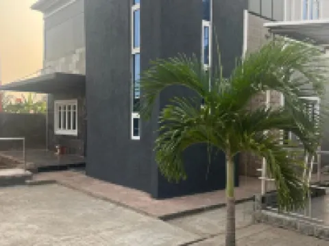 Apartment 15 Hotels near Uteh Enogie Palace