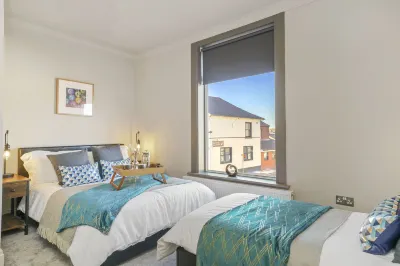Stone Pit Apartments Hotel dekat Green Cardamon