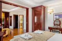 Hotel President Solin Hotel a 