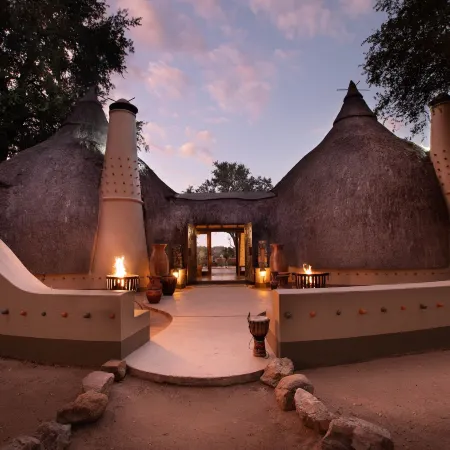 Hoyo Hoyo Safari Lodge