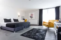 Check Inn Suite Hotel & Spa