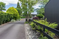 73 Milton Accommodation Hotels in Karapiro