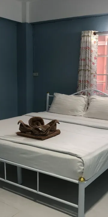 ห้องมาตรฐานพร้อมเครื่องปรับอากาศ