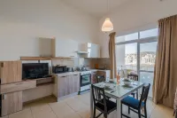 Blue Harbour 2 Bedroom Seafront Apartment with Large Terrace and BBQ in St Pauls Bay